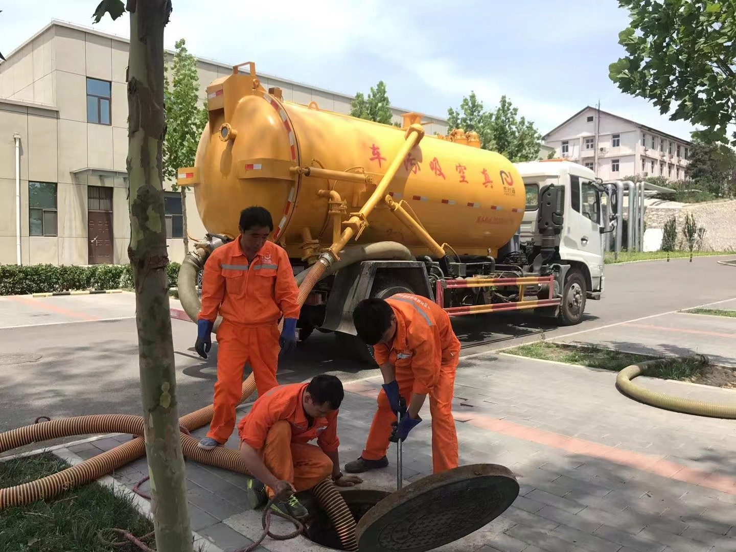 江汉化粪池清理与5-8吨吸粪车施工效率分析